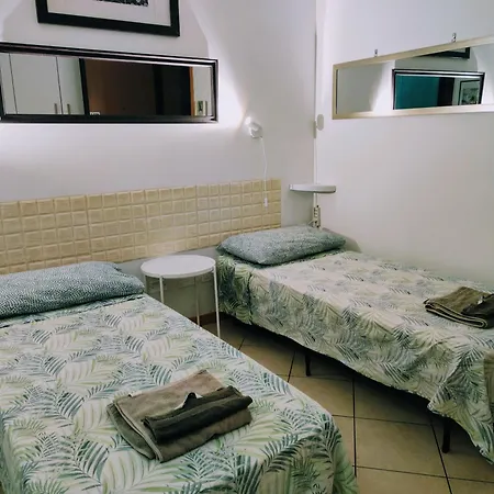 Kitchen 5 Beds Appartement